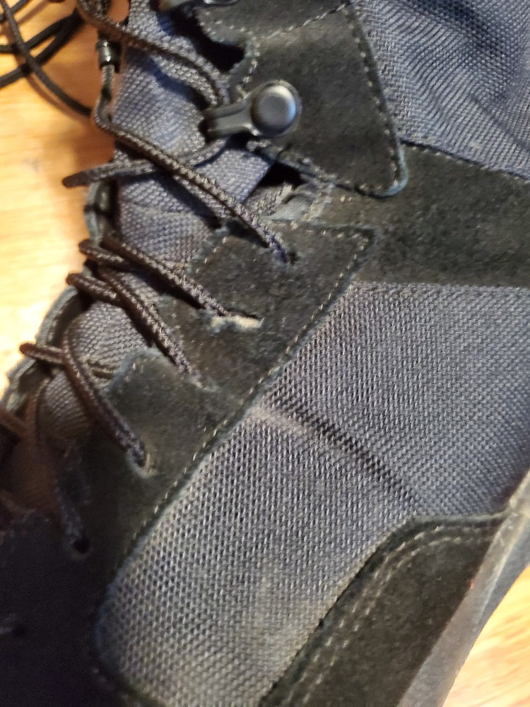 Oakley men's light deals assault 2 boots